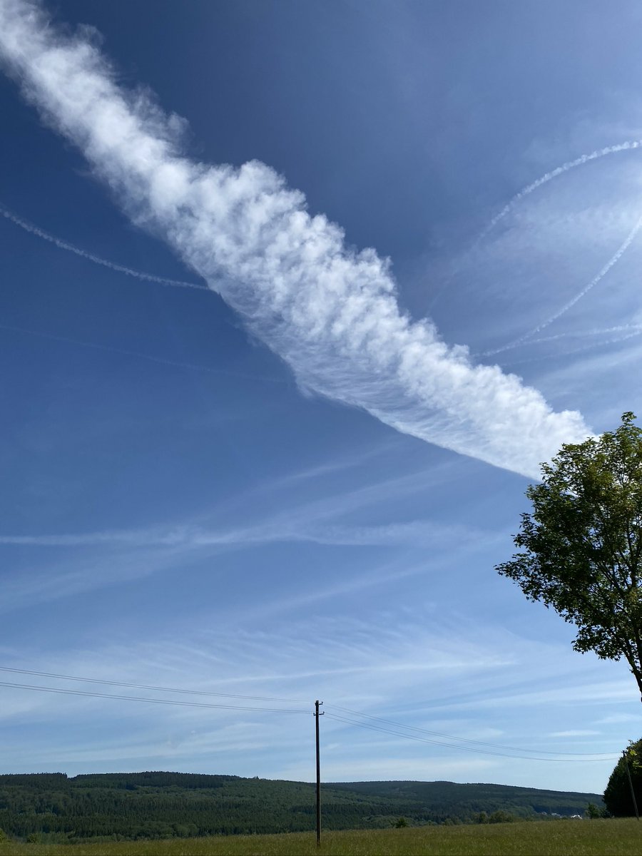 benhoss69's tweet photo. @sascha_m_k Seit etwa 20 Jahren wird verstärkt unsere Atmosphäre besprüht mit Aerosolen um das Wetter zu kontrollieren. Vielleicht sollte man damit einfach aufhören #owntheweather #chemtrails https://t.co/Gk1iE0xtwt