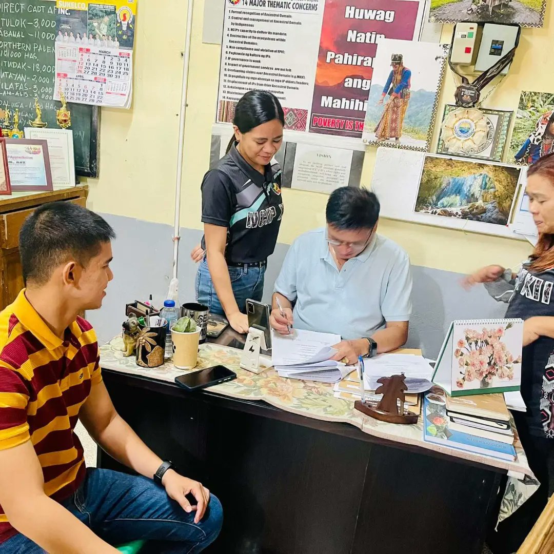 ncipskprov's tweet photo. LOOK:|| 
NCIP SULTAN KUDARAT PROVINCIAL OFFICER SIR ERIC MUNDOG RAZ signing the MOA on "Linguistic Variations of Blaan in Columbio, Sultan Kudarat Province, Soccsargen Region: A  Variationist Sociolinguistic Study" . https://t.co/MTRdwDUfgF
