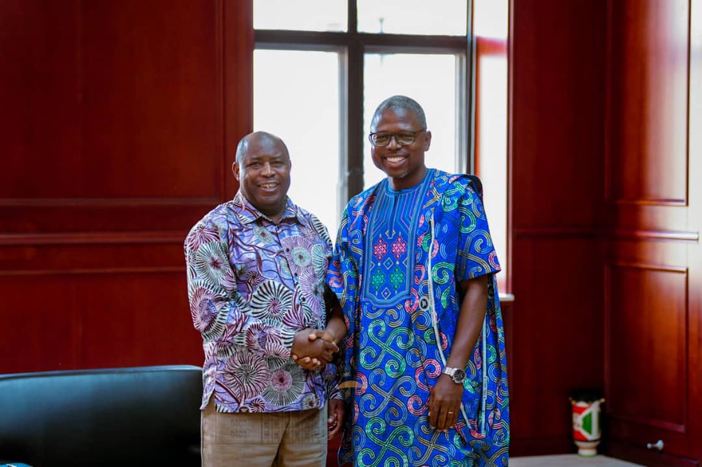 Dans la journée du 15 février, le Président de la République SE <a href="/GeneralNeva/">SE Evariste Ndayishimiye</a> a également reçu en audience M. <a href="/DamienMama/">Damien Mama</a> venu lui faire ses adieux au moment où sa mission de Coordonateur du Système des Nations-Unies au #Burundi touche à sa fin.