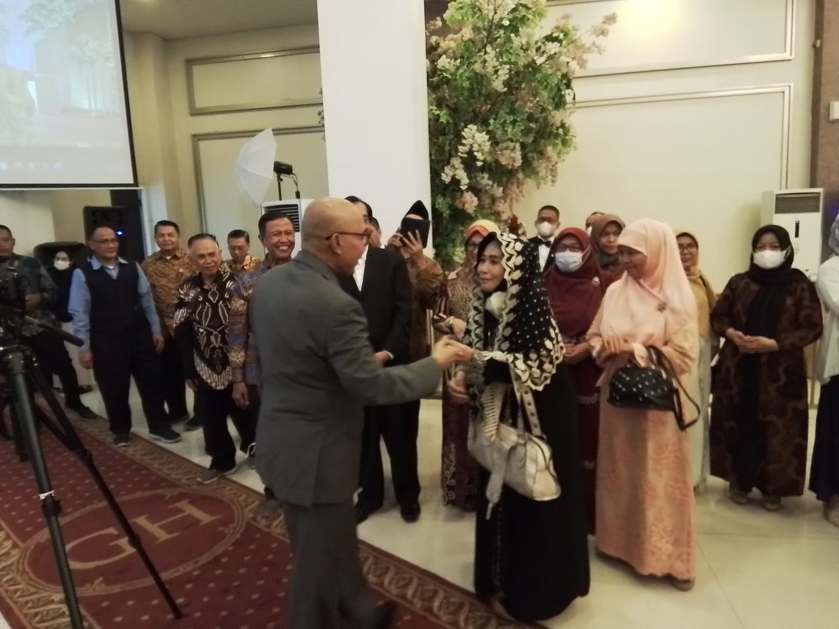 Pendukung Partai Republik tweet media