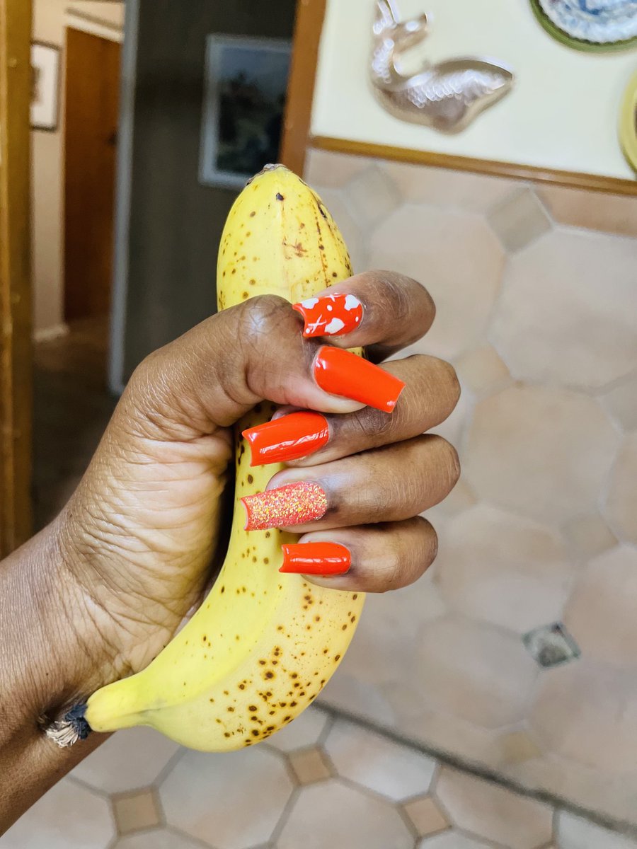 MerllinahRavele's tweet photo. Banana 🍌 😅🤭🤭🤭 https://t.co/4DZstbeRzN