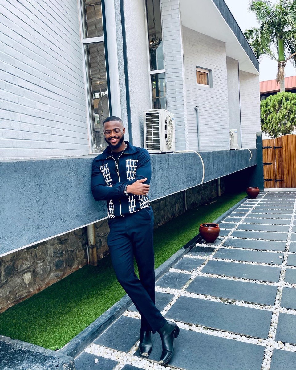 kingyemicregx's tweet photo. Good morning CregxForce, thank you so much for the support and votes so far. it’s the final lap and we need to finish strong for Yemi Cregx and his partner. We have to. Let’s go 10 times harder today 💪🏾

Vote YELISA
#BBTitans 
#YemiCregx𓃵 https://t.co/2KdOg99E8P