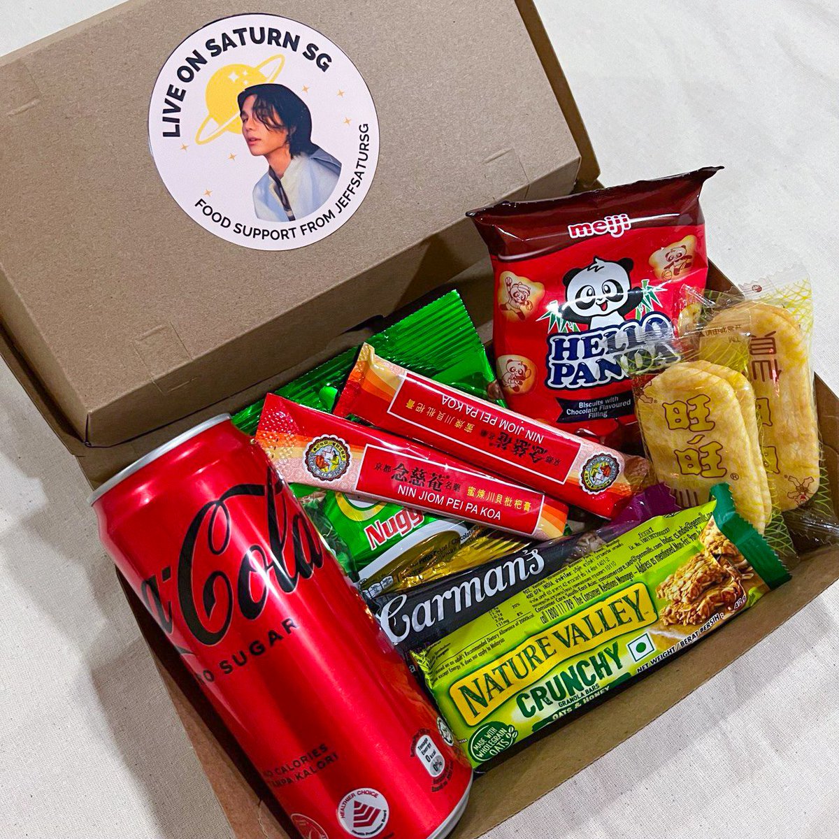 jeffsatursg's tweet image. Food Support for Live On Saturn Singapore 🪐
💛 @jeffsatur @studio_onsaturn
Special thanks to:
~ @codesaturspace (bird nest)
~ @JeffSats_HK (nin jiom pei pa kao)
~ @codesaturdaySG (fuji water)
#JeffSatur #Saturdayss #LiveOnSaturnSG #LiveOnSaturn #JeffLiveOnSaturnSG