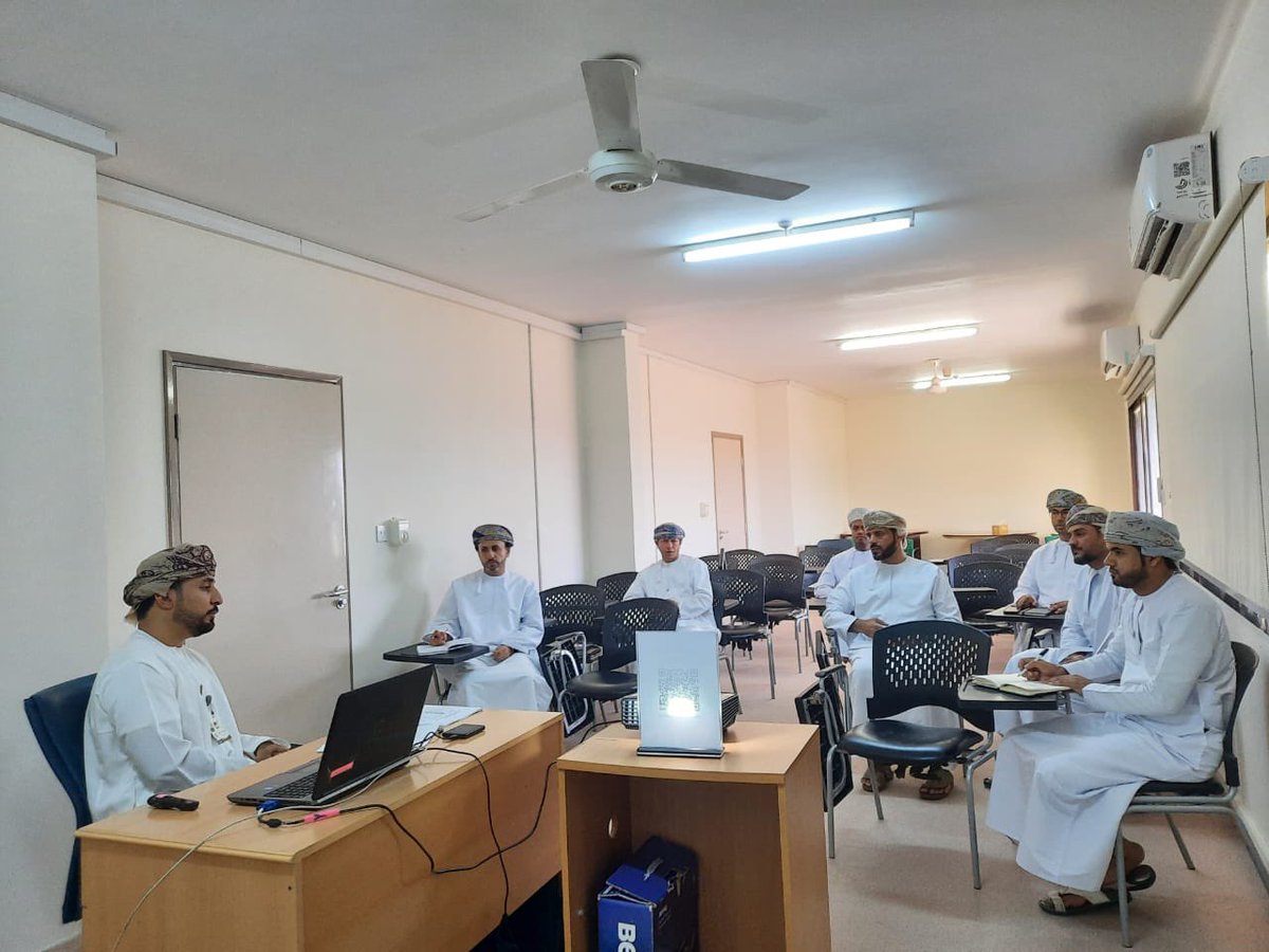 dghs_dhahirah's tweet photo. استقبلت دائرة الرعاية الصيدلانية والمستودعات الطبية بالمديرية فريق عمل من المديرية العامة للتموين الطبي في زيارتهم الميدانية للمحافظة.
تم خلال الزيارة مناقشة التحديات الحالية وسبل حلها.
وقام الفريق بزيارة المستودعات الطبية بمستشفى عبري والمستودعات الطبية الإقليمية بالمحافظة. https://t.co/tqnSdhVehV