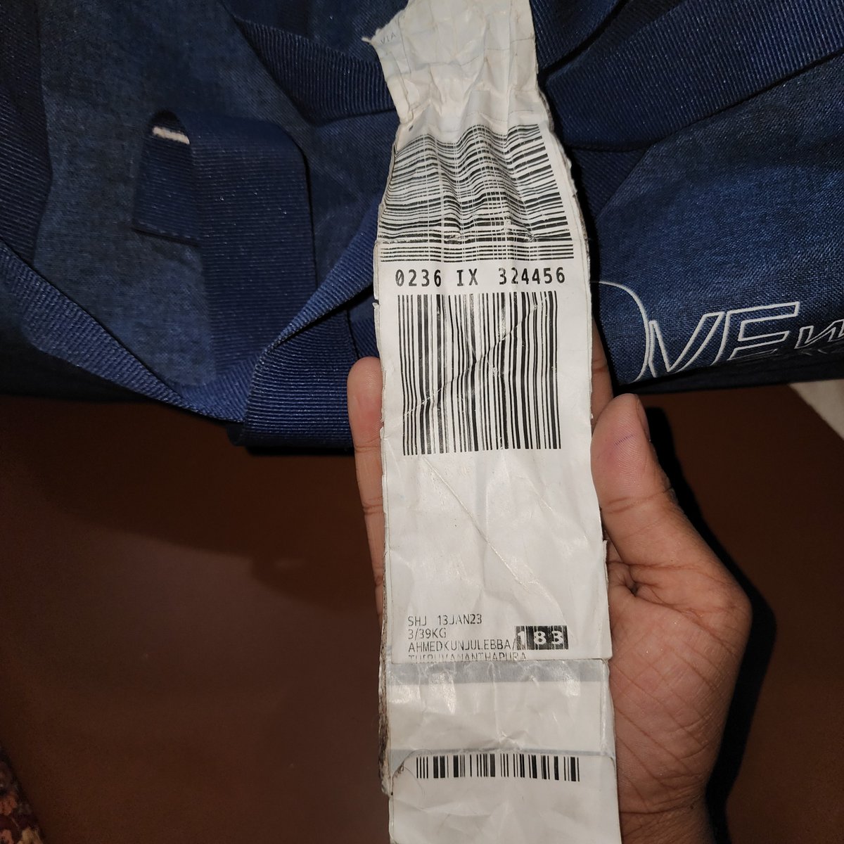 AsharefZakira's tweet photo. @FlyWithIX
 
@PMOIndia
@AirSewa @MoCA  
1month3daysNoActionTakenAgainstTheComplaintRegisteredByASeniorCitizen4RobberyHappenedInAirIndiaExpress
#NeedMoreSurveillanceCamerasInTrivandrumAirportToStopTheft
#NoSafety4OurLuggageInAirIndiaExpressNoResponseFromAirIndiaExpressTVMAirport https://t.co/f1twfJOLJV
