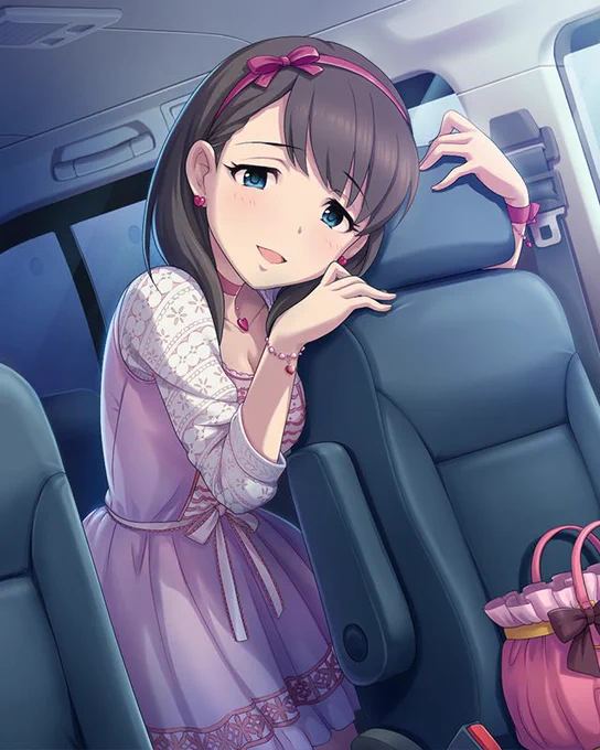 この頃の佐久間まゆ、後部座席に潜んでるわ風呂で待ち伏せするわでめちゃくちゃ体当たりサプライズしてるんだよな、本人が運命感じてドキンと恋したからまだ攻め方もビックリドッキリ戦法しかないの初々しい 