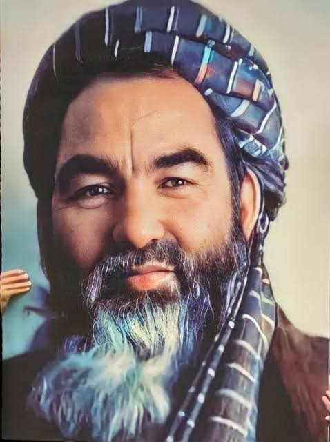 NabiWafayee's tweet photo. #StopHazaraGenocide
خاک شد هر که در این خاک زیست
خاک چه داند که در این خاک کیست
سر انجام که باید از این خاک رفت
خوشا آنکه پاک آمد و پاک رفت https://t.co/V3LQMrkl8f