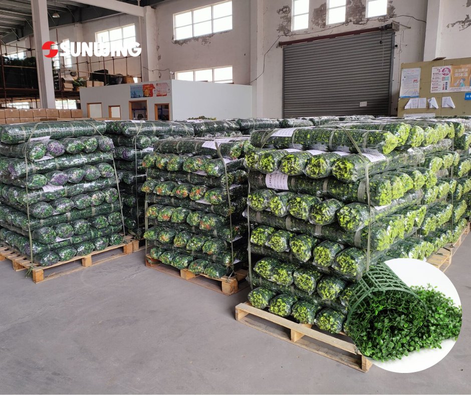 sunwinghedges's tweet photo. Welcome to the SUNWING Artificial Plants Factory~
Artificial hedge rolls are waiting for packing and shipping, which roll packaging can help save shipping room and costs. 
😍Any interested, contact us now to get a quote and free samples.

#artificialplantssupplier #imprtexport https://t.co/gsGI0hPrdu