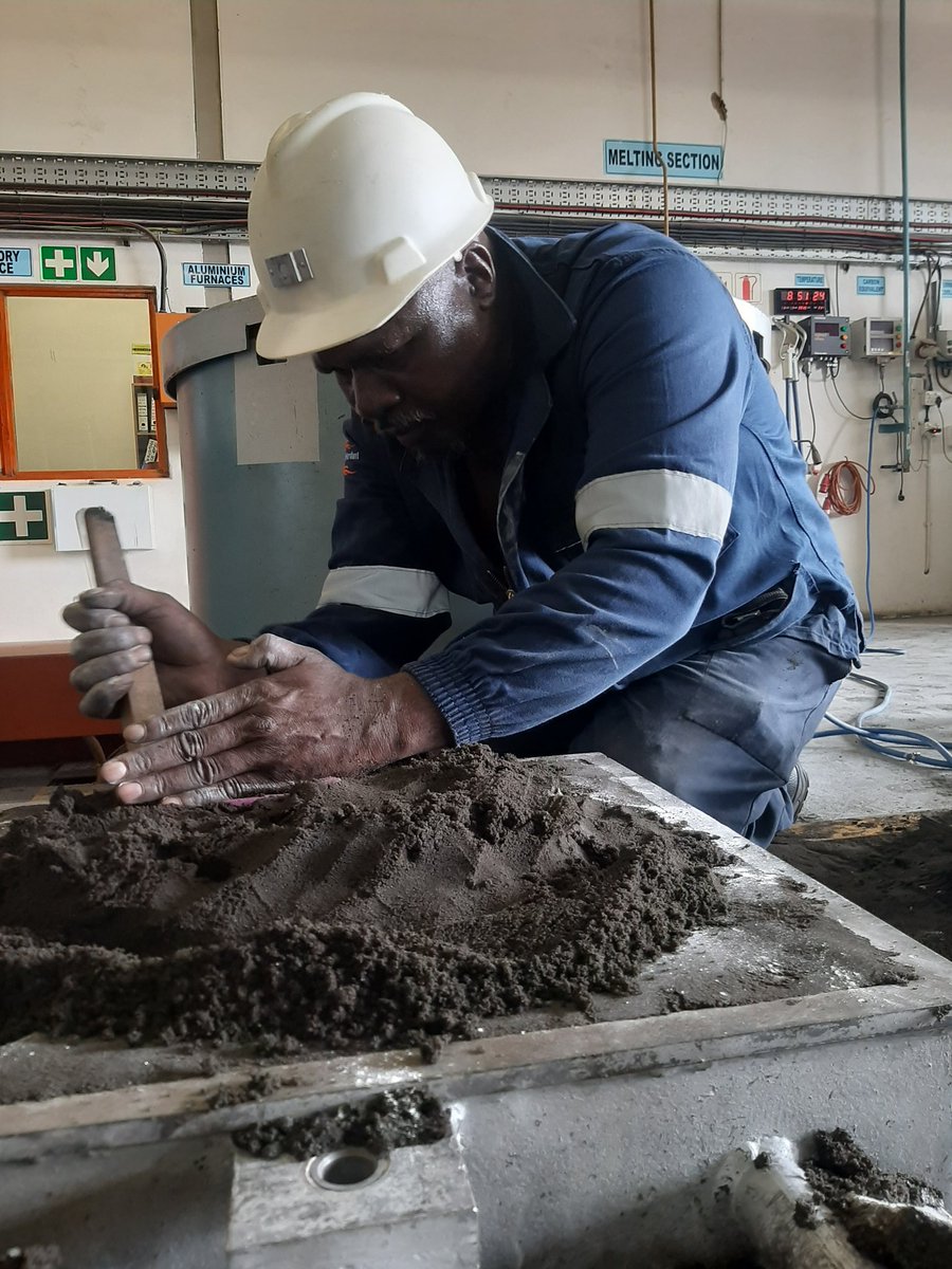 TomRichardsSA's tweet image. William manufacturing his Moulder trade test task number 3.
#trade #moulder #trainingcentre