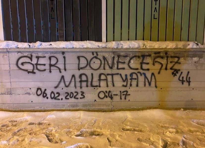 burakakeller's tweet photo. Sen bize memleketsin, biz sana gardaşız… 
Yıkıldığın her enkazdan, anılarımızı da çocukluğumuzu da çıkarıp her sokağına tekrar kazıyacağız…
#Malatya https://t.co/T00DESfCLm