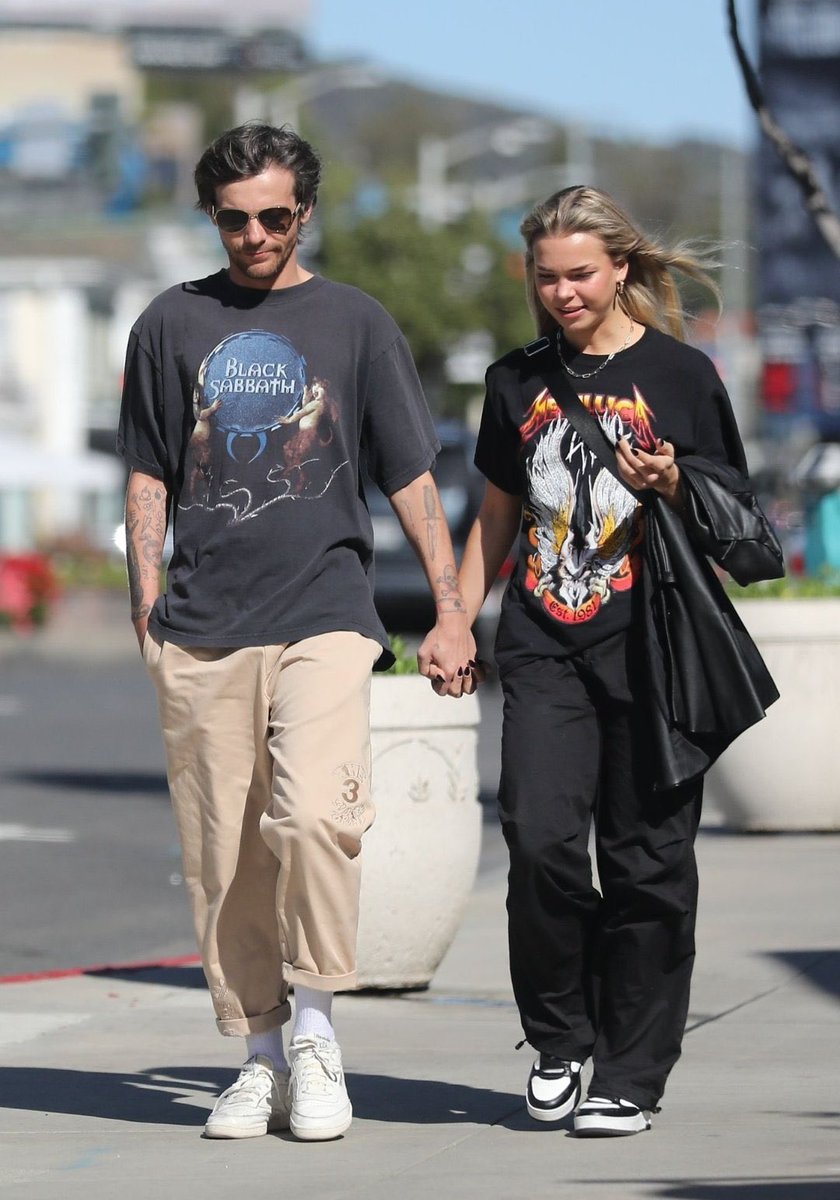 xndatheintj's tweet photo. oh louis tomlinson ?
non ho idea chi sia lei ma è bellissima https://t.co/BJDlVk9QLS
