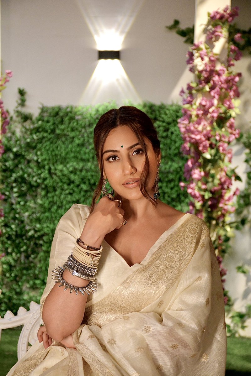 SurbhiChandna's tweet photo. 🤍 https://t.co/M2t9n2nUvB