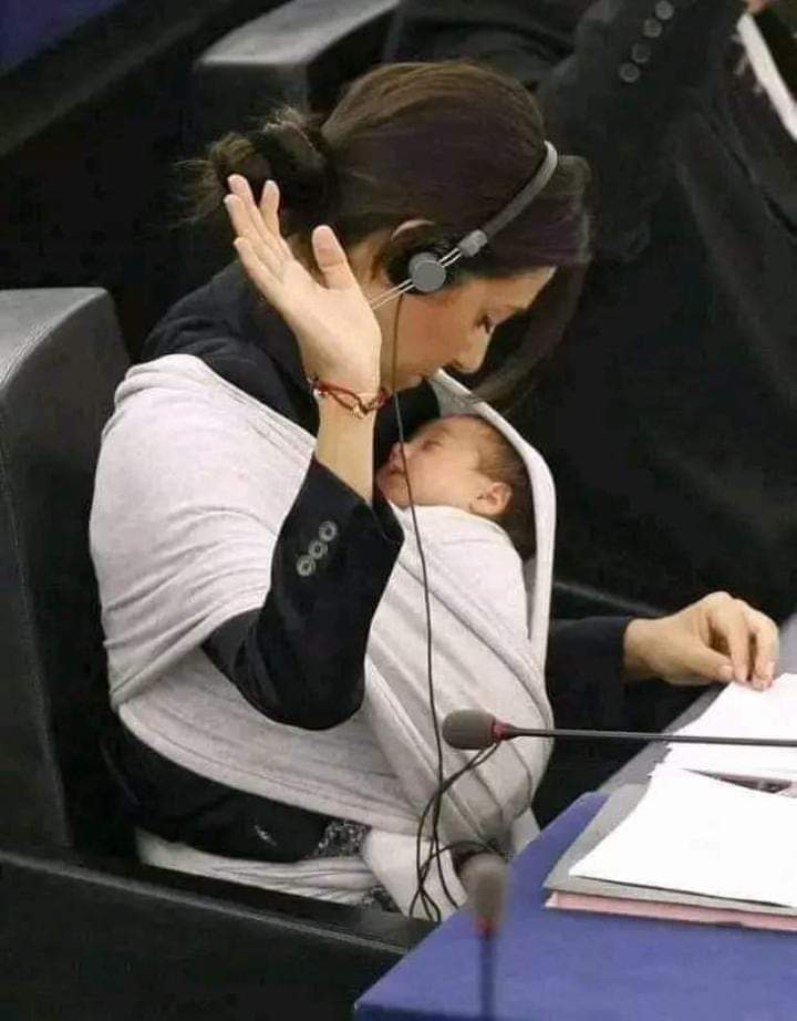 یہ عورت سوئٹزر لینڈ میں ایک پارلیمنٹ کی MNA ہیں، جب ایک صحافی نے اس خاتون سے پوچھا کہ آپ بچے کے لئے کوئی آیا نوکرانی  کیوں نہیں رکھ لیتیں، تو اس خاتون کا جواب یہ تھا کہ میں بچے کے لیے آیا افورڈ نہیں کر سکتی، اور میں پارلیمنٹ