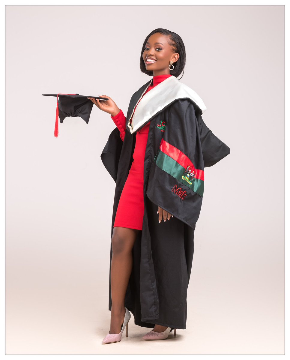 sleek_ug's tweet image. Big congrats @tushifranklin  ..
True definition of Beauty👸🏿 with brains👩🏾‍🎓
Makeup by me 🥰🤗