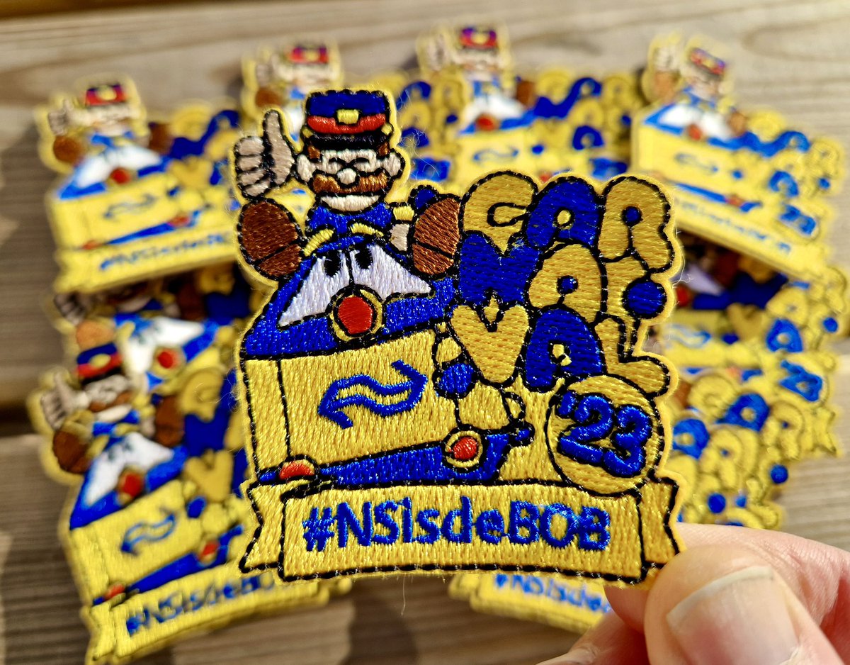 NS_online's tweet photo. Hedde gij een keigoei gevuul vur gastvrijhed? Of kinne de miense bie dich as kóndektäör terech veur ‘n sjoon reis? 
Het is carnaval en daarom praat NS ook Brabants, Limburgs en Twents. Check het hier: https://t.co/NUXcgNx2bm #NSisdeBOB https://t.co/d1ZfCmT3Jt