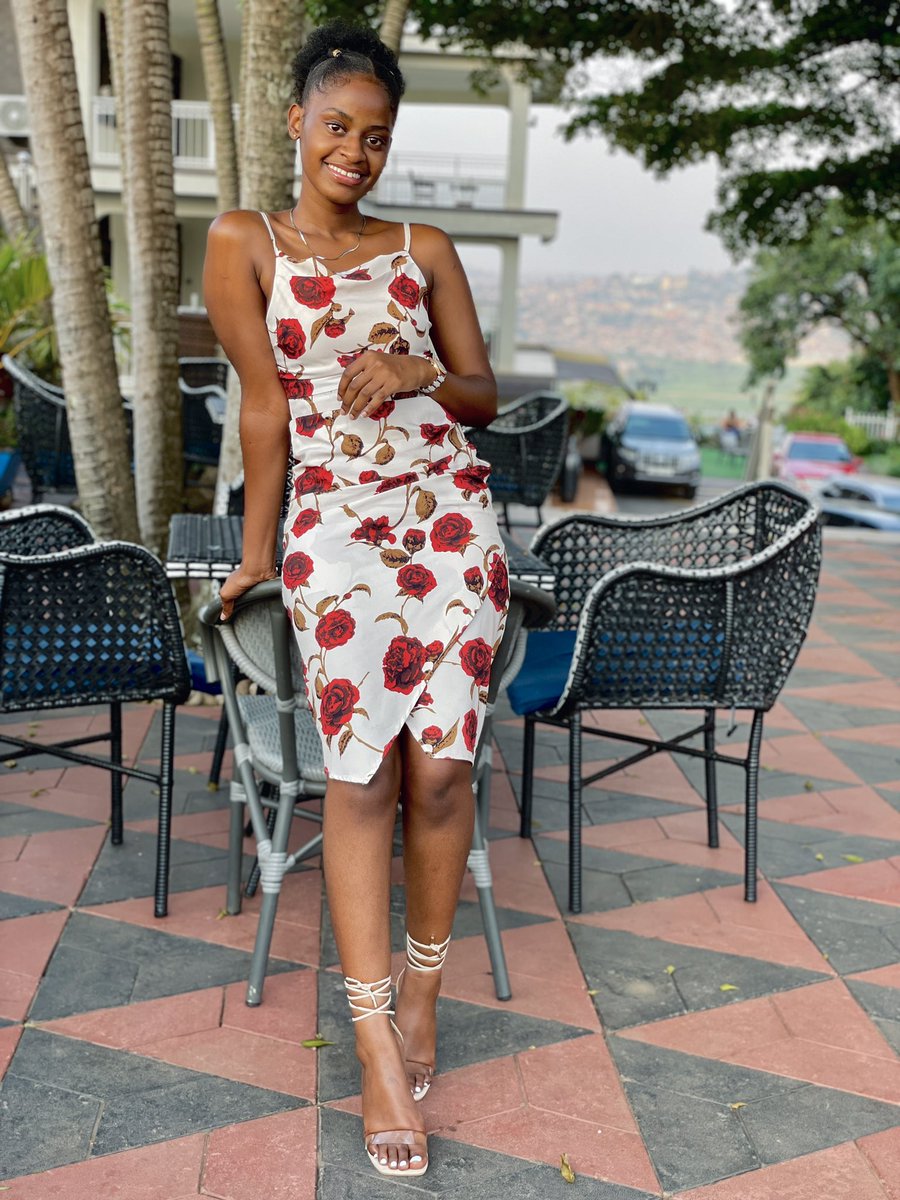 LindaEvelyn_N's tweet photo. Busy celebrating my friends untill it’s my time to win.😌😌 Rate my guest look out of 10… https://t.co/nLFM3jizWy