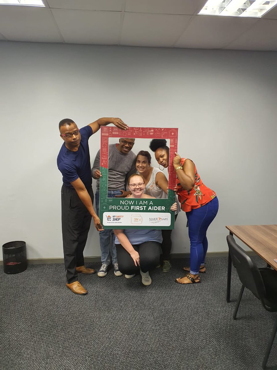 MAKROSAFE's tweet photo. Well done to this awesome group for completing their First Aid Level 1 Training earlier this week!
Always some time to have fun and take a selfie 😁
Book your next public training slot today - https://t.co/Kr2icWxiqV
#Firstaidlevel1
#OHSTraining
#Northregiontraining https://t.co/Dxb3XGHmDN