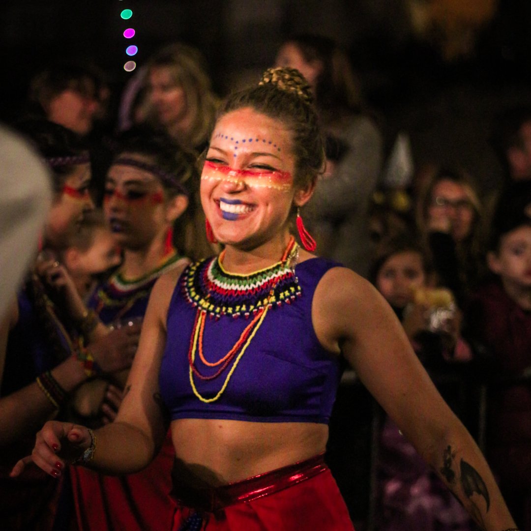 Did you know… Valencia will also be celebrating Carnaval 💃? This week the 12th edition of the Russafa Cultura Viva Carnaval will take place.

✅ Looking for a great city to live? Let Valencia surprise you. We will help you find your own place! 

matchbettervalencia.com/mooi-valencia/