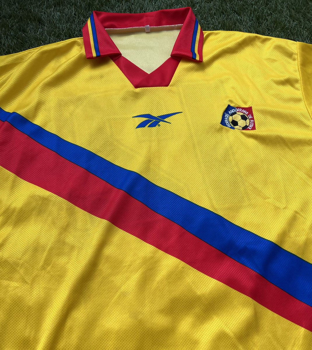 ildelima6's tweet photo. π @fedandfut π¦π©
π€ Unknown π¦π©
π @equipedefrance π«π·
π Euro 2000 Qualifier
π 09.06.1999
π Estadi OlΓmpic MontjuΓ―c πͺπΈ
π Barcelona πͺπΈ
βοΈ @reebok π¬π§πΊπΈ
#matchwornshirt #andorrafootballmuseum #AFM #andorrafootball #france #euro2000 #treebok #montjuic #barcelona #andorra https://t.co/W6qyaxXXdS