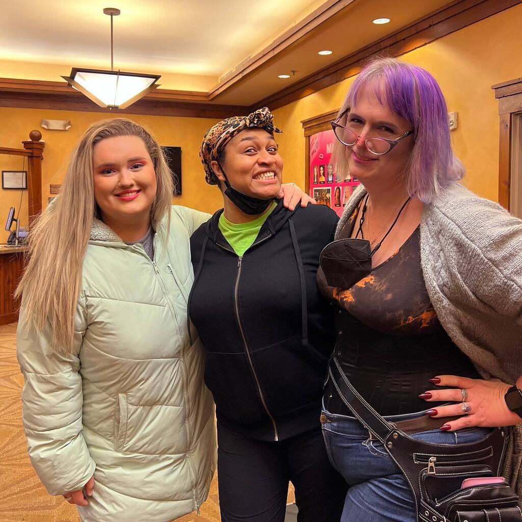 VioletDeVille's tweet photo. #MissStep at the @village_theatre was so good! @irenerising was the perfect Pauline and @aquarius_0125 nailed the character of Pam! I was asked to describe the story of Miss Step and I’d sum it up as a story of finding yourself where the queer and trans … https://t.co/BYlRKfE1to https://t.co/PbdLRWlg91