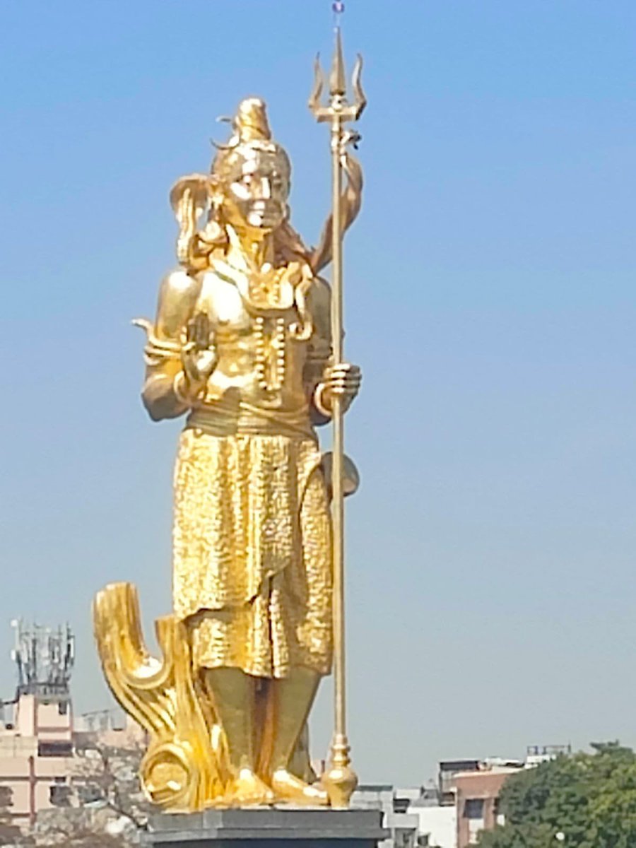 dangarbharat's tweet photo. સંસ્કારી નગરી વડોદરાના મ��્યે આવેલ સુરસાગર ખાતે સ્થિત સુવર્ણ મઢિત ભગવાન શ્રી સર્વેશ્વર મહાદેવજીની દિવ્ય-ભવ્ય પ્રતિમાની પ્રથમ ઝલક…

જય ભોલેનાથ... https://t.co/hz9KEFXEio