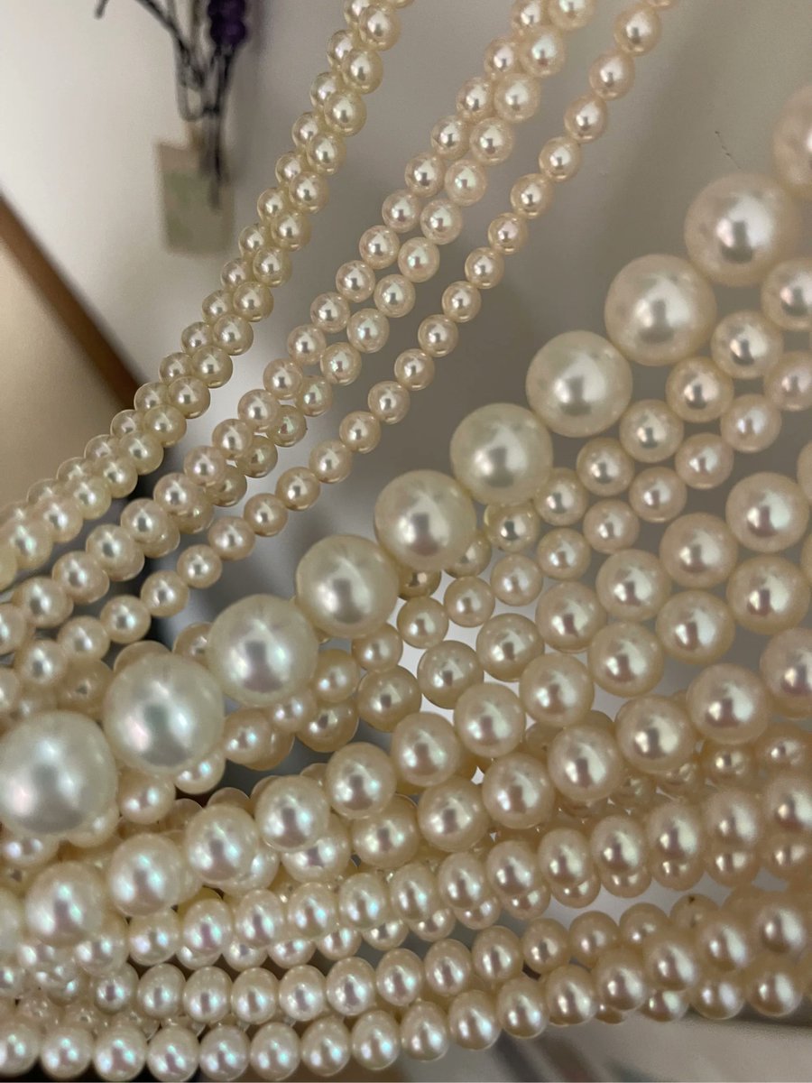 There’s nothing more satisfying that seeing stands of hanging pearls 😍