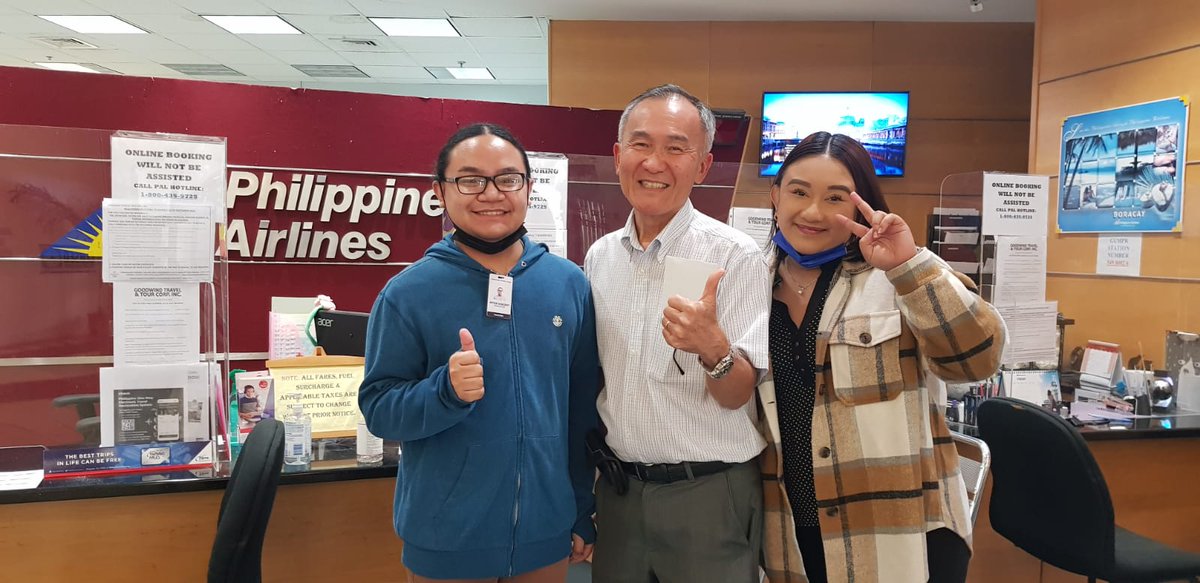 ericchong671's tweet photo. I'm happy to see my travel graduates working at Philippine Airlines! https://t.co/m0V5cuPrKn
