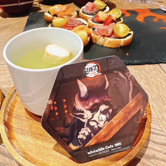 ギョッッコのドリンク天才では!?!?あとハーフてんぐのドリンクが梅昆布茶でしょっぱくて、デザートのときに役立って「よくやったはんてんぐ!!!」ってなった 