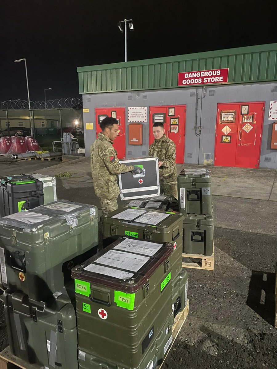 13AAssltSpRegt's tweet photo. Our Mounting Group have been busy over the past few days packing essential medical supplies and equipment to enable @AirborneMedics deployment of a medical treatment facility to Turkey to support the earthquake relief efforts 🔴⚫️

#globalresponseforce #alwaysready #anywhere https://t.co/rIxNP3U3Gy