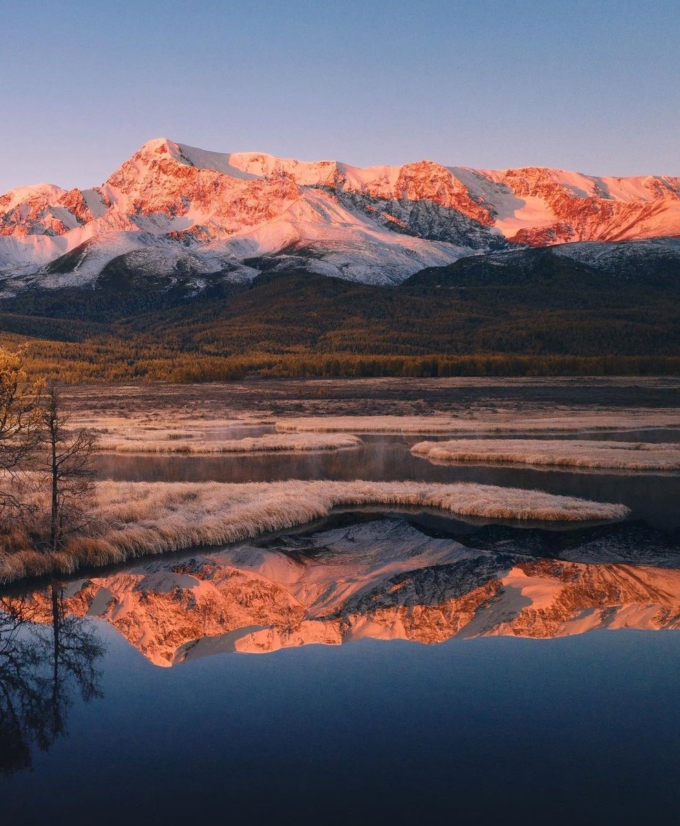 Beautiful reflection 💚💙🧡