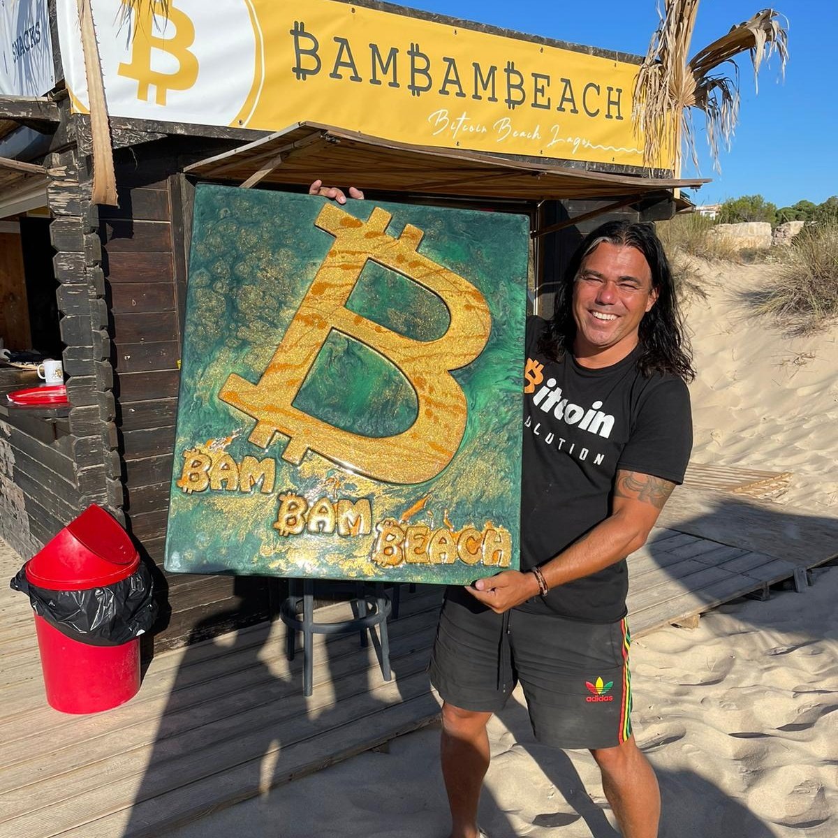 Last summer we created the first physical #bitcoin artwork.
Bam Bam Beach for <a href="/Diditaihuttu/">₿ Didi Taihuttu ₿ ALLIN💥</a> <a href="/thebitcoinfam/">thebitcoinfamily</a> 
Now the artwork is turned in a #Ordinal and is forever on the blockchain.
Enjoy it whit your family.
One off the first #PHYGITAL
Priceless thank you <a href="/thebitcoinfam/">thebitcoinfamily</a>
Link
👇