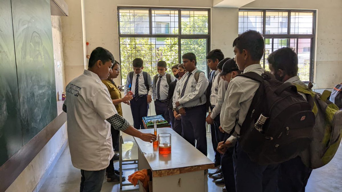 Nazir2696's tweet photo. Inspiring young minds in outreach activity through @PRLAhmedabad at MahaFest,Pune
#Scienceexpress https://t.co/h9OQaGOO7a