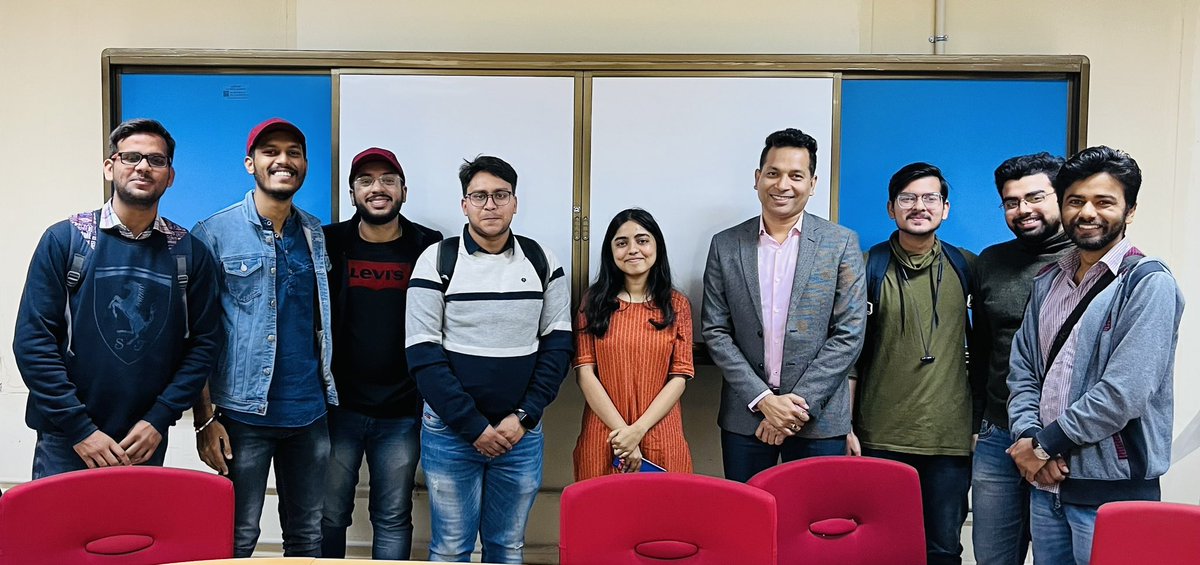 CSGwari's tweet photo. We at #BHU are geared up to be part of the historic opportunity we have before us - India hosting #G20 summit. Interacted with student volunteers as we plan to organise many events. It is always insightful &amp; enriching to have young energy around.
Pic:@aarush_says &amp; @atul____says https://t.co/rjomVnZuQi