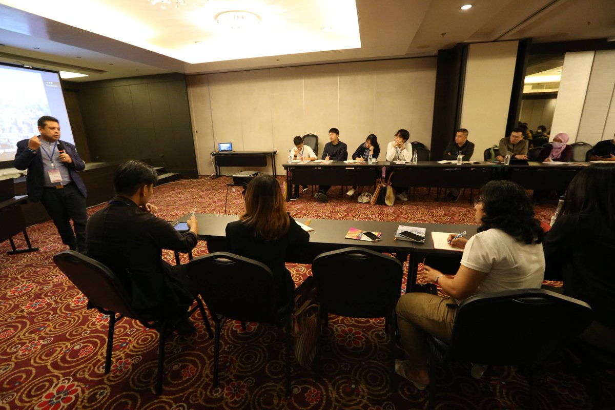 seameospafa's tweet photo. Day 1 of the 3rd DRM Workshop for SE Asian Cultural Heritage in BKK hits the ground running with several lectures from resource persons and the first group exercise for participants to put theory into practice. #drm #spafa #conservation #climatechange https://t.co/xAw3iUXotB https://t.co/5I8nkKtb5D