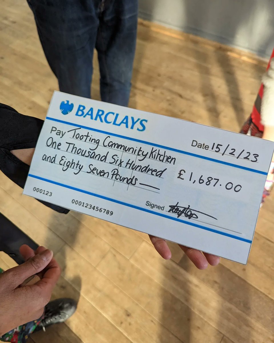 Tooting Newsie tweet media