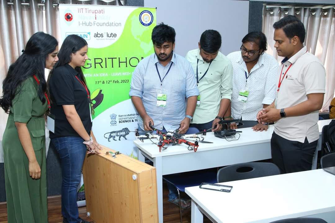 gainforstartups's tweet photo. Glimpses of "AGRITHON 2023" at Indian Institute of Technology, Tirupati in collaboration with The GAIN &amp; Absolute®. After long deliberations, the jury come up with the top teams namely :

1.AI4N - VIT,Vellore
2. KSHETRAGANA- IIT, Tirupati 
3.Agility at Work - NSRIT https://t.co/xjBbOaIoRk