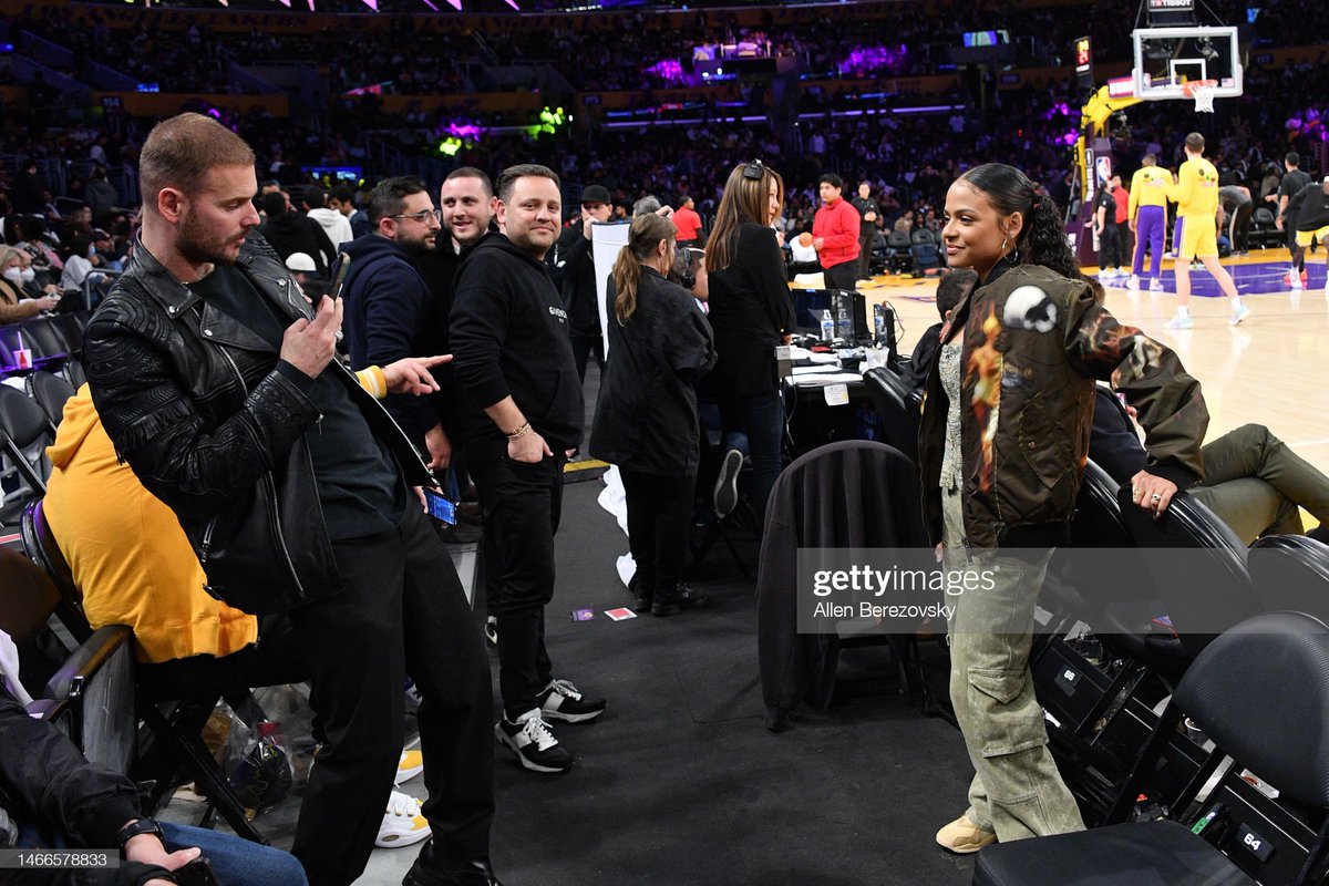 MilianFranceOff's tweet photo. @christinamilian et @MPokora au match des @lakers cette nuit à L.A 🌃🇺🇸

#comptefan #christinamilianfrance #ChristinaMillan #MatTina #mattpokora https://t.co/Ff6HBniOf6