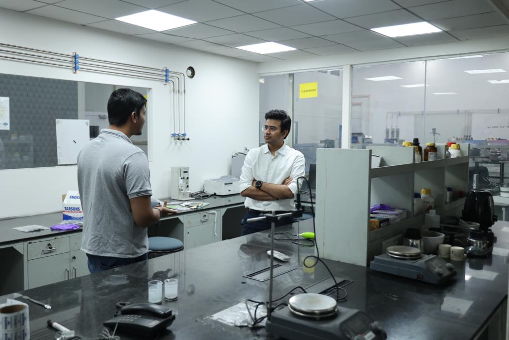 Tejasvi_Surya's tweet photo. Bengaluru's battery tech startup @log9materials is doing phenomenal work in building some of the most advanced battery solution.

Visited the facility today and was impressed by their ideas &amp; approach to revolutionize battery tech with larger goal of making India self reliant. https://t.co/n6a9v2S8k3