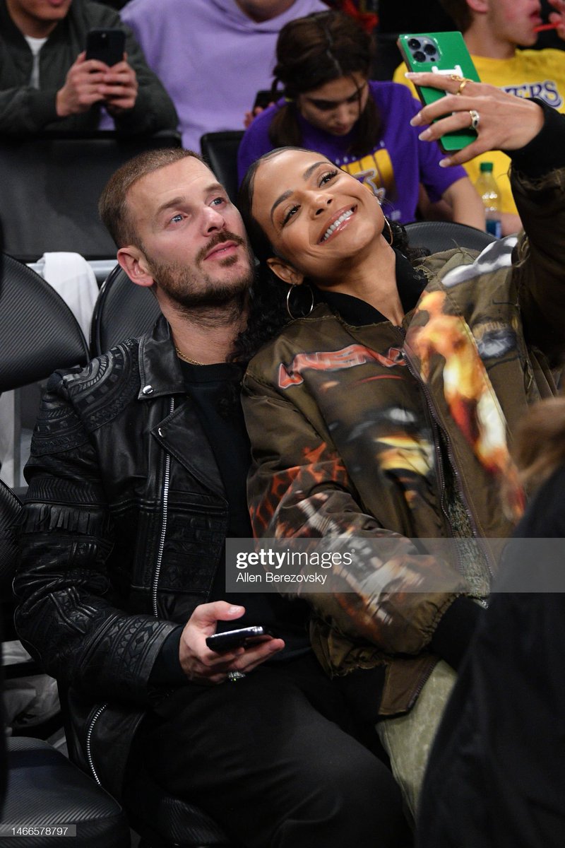 MilianFranceOff's tweet photo. @christinamilian et @MPokora au match des @lakers cette nuit à L.A 🌃🇺🇸

#comptefan #christinamilianfrance #ChristinaMillan #MatTina #mattpokora https://t.co/kqVvjCxsYc
