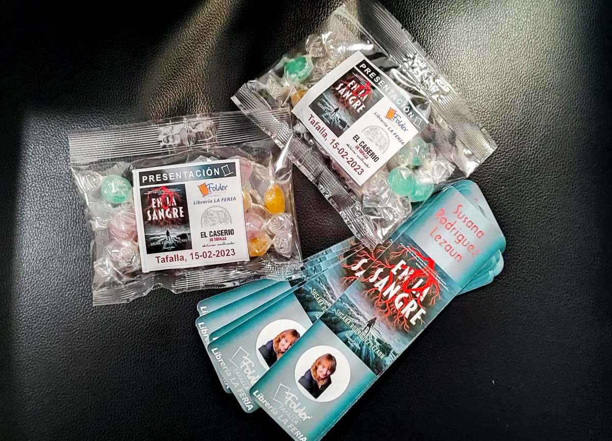Sala llena en la presentación de #EnLaSangre en #Tafalla, una charla intensa e interesante y un montón de libros, fotos, firmas... Además, la librería #Folder preparó marcapáginas y bolsas de caramelos <a href="/elcaserio_/">El Caserío de Tafalla</a> . ¡Gracias!
<a href="/HarperCollinsIB/">HarperCollins Ibérica 📖</a> <a href="/SBAgenciaLiter/">Sandra Bruna Agencia Literaria</a> #MarcelaPieldelobo