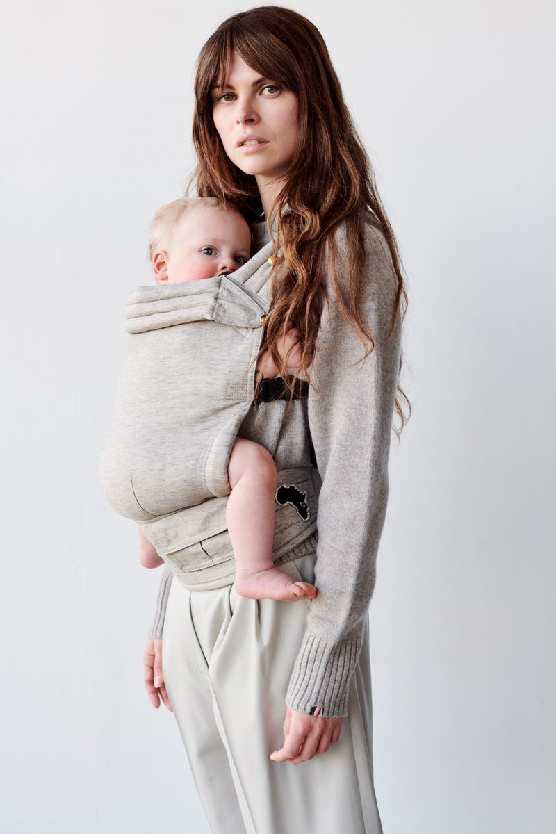 artipoppe's tweet photo. Last year, Artipoppe teamed up with Dr. Jane Goodall to create a special Zeitgeist Baby Carrier. We want to honor such a special collaboration by highlighting it once again. https://t.co/oilsfCXvOE https://t.co/cvUSB44Bj5