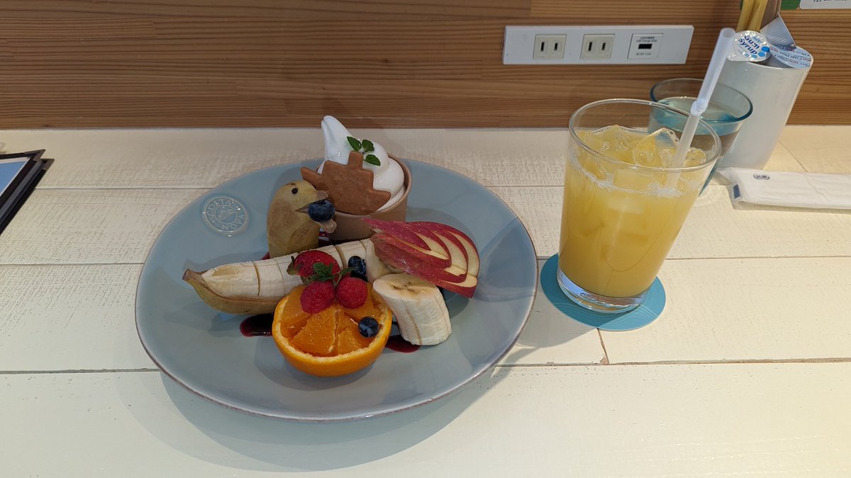 AKB61378705's tweet photo. 今日のスイーツは石川県金沢市のBAY
ARCE(ベイアルセ)さんのバナナアートをいただきました~❗
#石川県金沢市
#金沢港クルーズターミナル
#BAYARCE
#ベイアルセ https://t.co/q3I9NHR19o