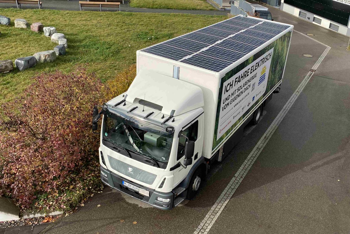 FraunhoferISE's tweet photo. Project Lade-PV develops high-voltage #pv system for integration into an #etruck. After 12 months of practical tests, the truck and its 3.2 kWp PV system have been approved for road traffic. Up to 13% of energy annually to be covered by PV.
https://t.co/xGoQ6Al310
#VIPV https://t.co/0Gxc82k1su