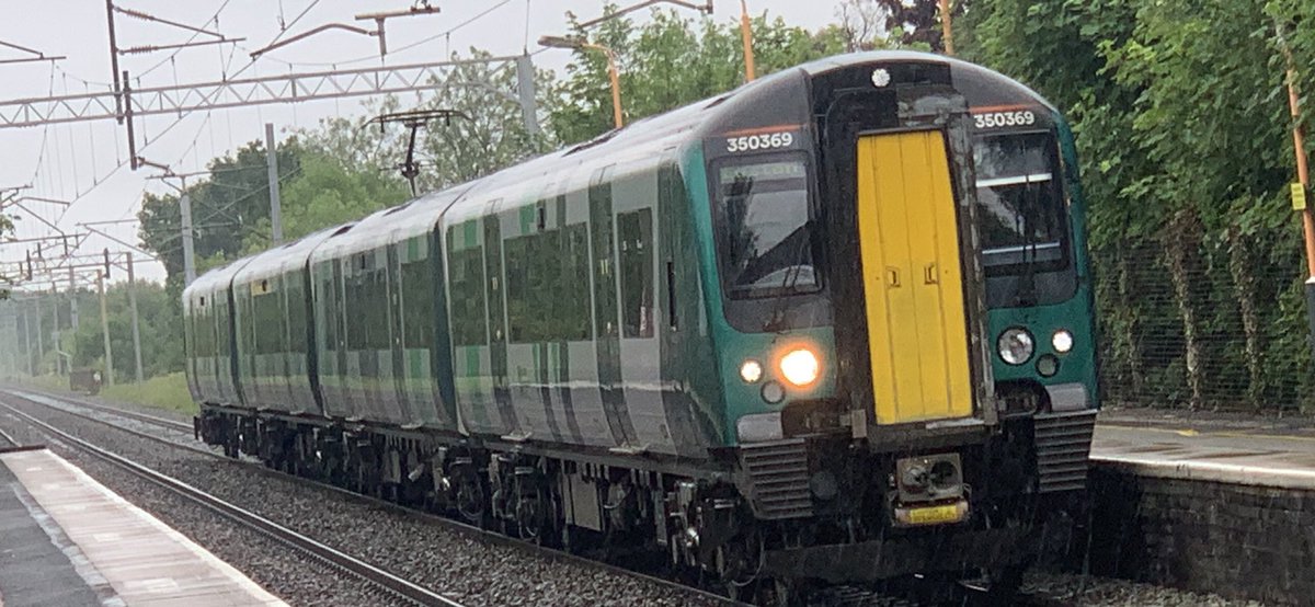 PlatformEdge1's tweet photo. It's time for #ThreefiftyThursday!
Here are my best photos from each subclass:
350/1 - Penkridge Viaduct (27/01/23)
350250 - Marston Green (12/08/22)
350369 - Marston Green (05/06/22)
350410 - Nuneaton (20/12/22) https://t.co/PCQsMw5oQC