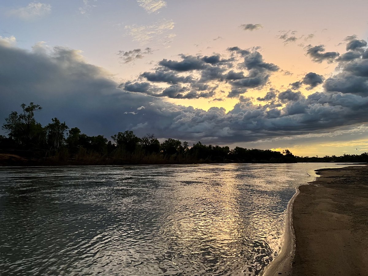 ErinParke2's tweet photo. Check out @abc730 tonight for story from Kimberley flood zone. Shot entirely on my  ☎️ 
#kimberley #weather @abcnews @ABCIndigenous https://t.co/xYJfFC6dS4