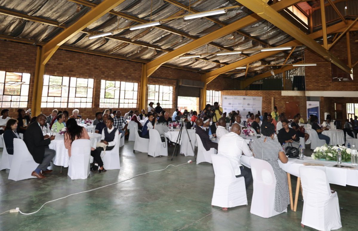 EducationGP1's tweet photo. [HAPPENING NOW]: We are at Ekurhuleni School for the Deaf in Katlehong today where @PanSALB in partnership with @GautengSACR will handover a certificate of excellence to the 2022 Gauteng matric top achievers. #LanguageActivismMonth #GrowingGautengTogether https://t.co/fTGNNhkkUz