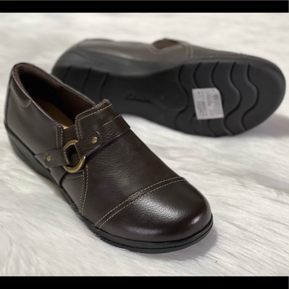 LavarsCollecti1's tweet photo. So good I had to share! Check out all the items I'm loving on @Poshmarkapp #poshmark #fashion #style #shopmycloset #viaspiga #glabel #clarks: https://t.co/GsWsKHHNSv https://t.co/sKQqOQhzz4