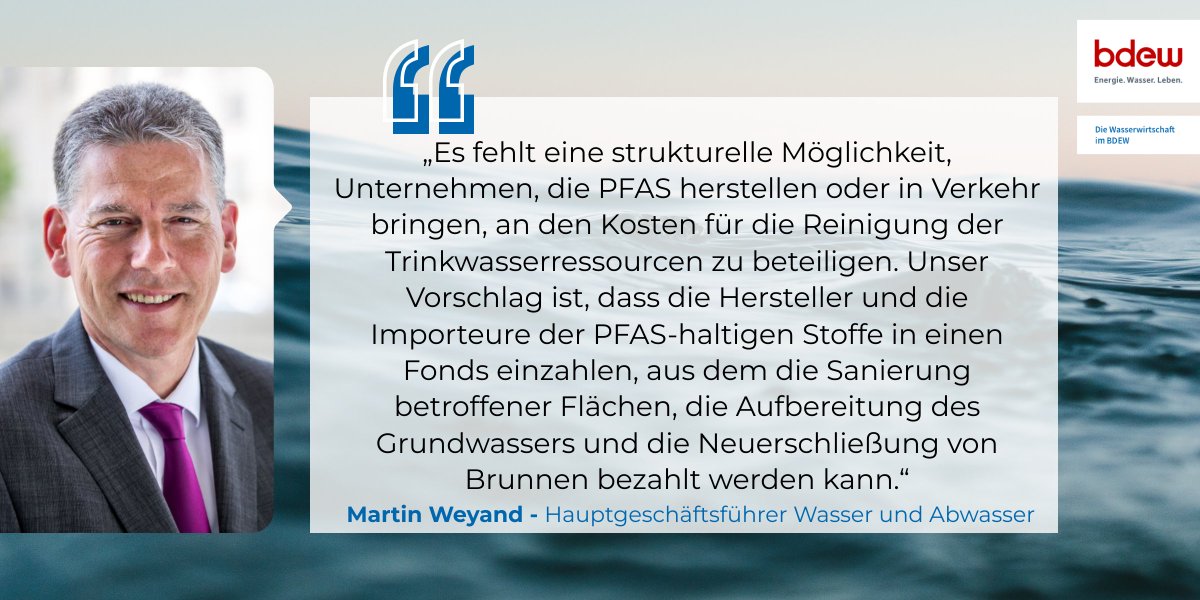 bdew_ev's tweet photo. Neues BDEW-Rechtsgutachten zu Verschmutzungen durch #PFAS zeigt: Verursachungsgerechte Kostenübernahme der Hersteller für Verschmutzungen durch PFAS ist schon jetzt nach #EU-Recht umsetzbar. #wasser #trinkwasser https://t.co/ntzG8YXWUP https://t.co/aTaxTG3sEf