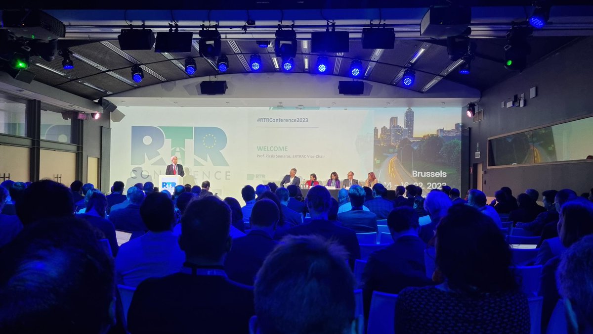 ID4MOBILITY's tweet photo. 🧐 Vous vous êtes toujours demandé ce qu'étaient les résultats des projets européens?
La conférence RTR est là pour permettre d'avoir une vision globale des résultats des projets de recherche et innovation européen autour des transports routiers que ce soit pour : https://t.co/AOgZSEdPRJ
