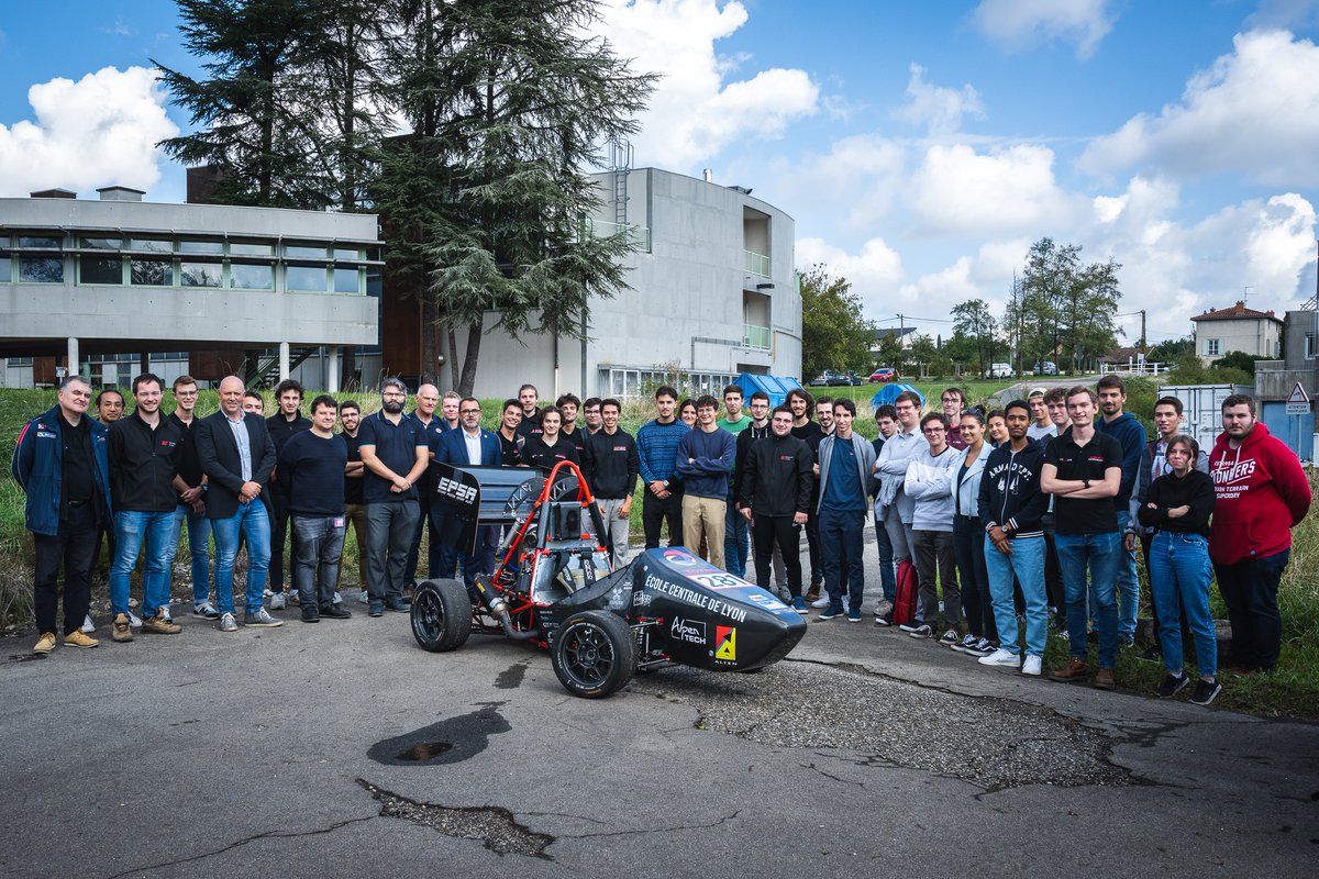 CentraleLyon's tweet photo. 📢L'écurie automobile @EcurieEPSA est qualifiée pour la première fois au @fs_switzerland ! Félicitations👏
📅Du 1 au 5 Juillet 2023
📍Geschinen, Switzerland
#FormulaStudent #CarWithoutLimits #racing https://t.co/fdJofGrP5O